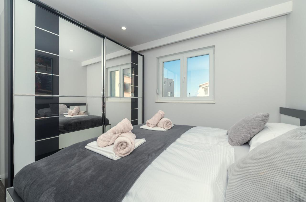 Luxury Apartment Purple Summer Sea View Makarska Kültér fotó